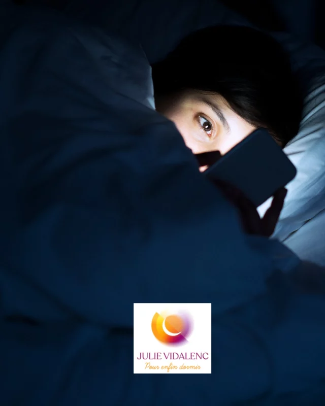 Tu connais ce moment où tu repousses le coucher… juste pour “profiter un peu” ?
Ce n’est pas de la détente.
C’est de la "revenge bedtime procrastination".

👉 Tu as passé ta journée à subir des deadlines, des réunions, des contraintes ?
Alors le soir, tu as l’illusion de reprendre le contrôle…
Mais ce que tu reprends surtout, c’est de la fatigue.

💥 Spoiler :
Ce n’est pas Netflix qui mérite ton énergie. C’est toi.

Alors ce soir, tu éteins l’écran.
Tu t’écoutes.
Et tu choisis le vrai repos.

👇 Dis-moi en commentaire ce que tu fais (ou pas) pour sortir de cette mauvaise habitude.

#procrastination #sommeil #fatigue  #troublesdusommeil #dormir